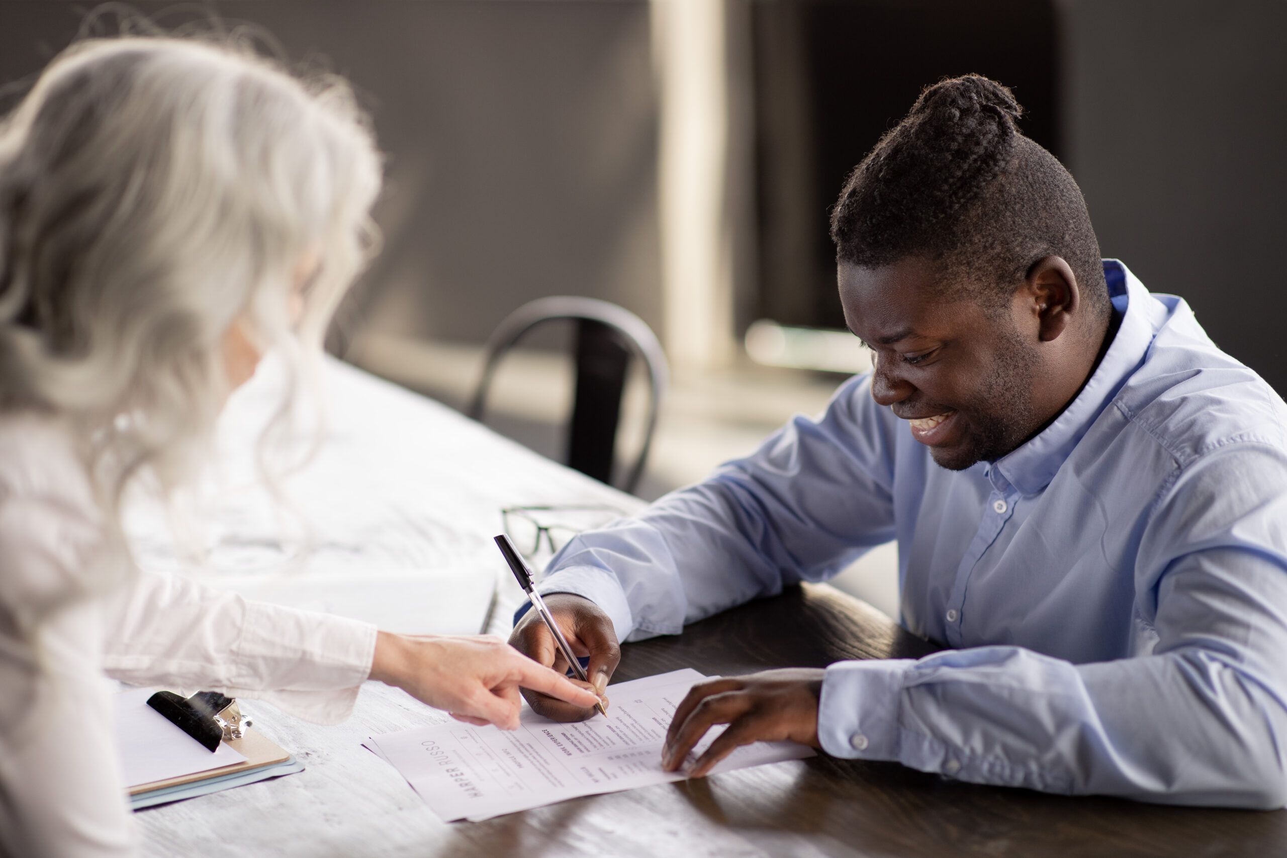 5 Maneiras de Motivar os Funcionários Durante a Avaliação de Desempenho: Como Mantê-los Engajados